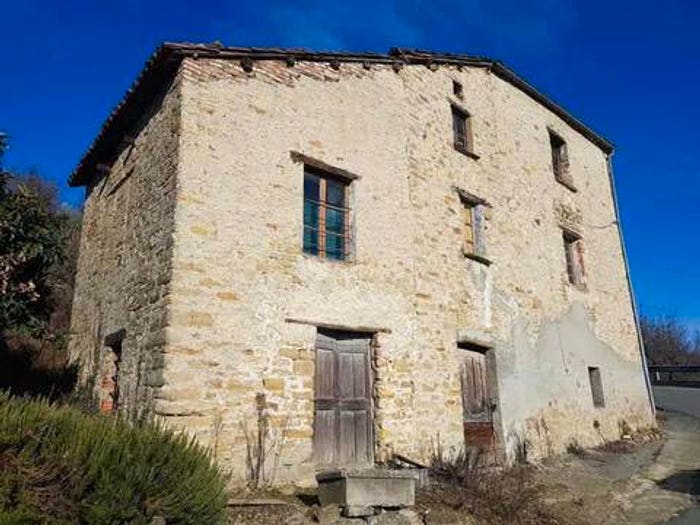 Casa con 6 locali in vendita in Cessole