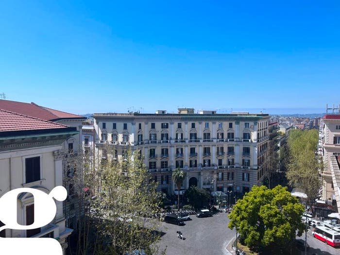 Appartamento con 6 locali in vendita in Via Michele Kerbaker, Vomero, Napoli