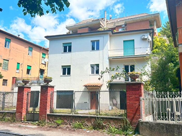 Casa con 10 locali in vendita in Via Provinciale Finocchieto, Poggio Mirteto