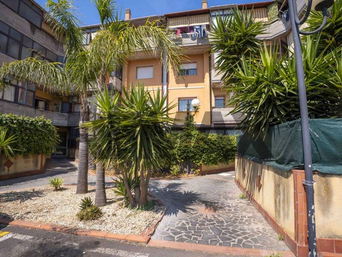 Appartamento trilocale in vendita in Via Pompeo Cisternazza, Centro, Mascalucia