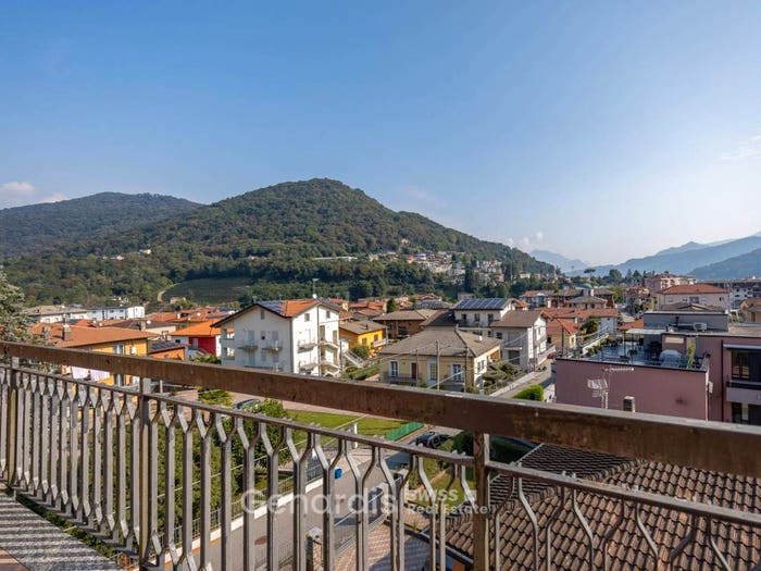 Appartamento quadrilocale in vendita in Via Campagna, Centro, Lavena Ponte Tresa