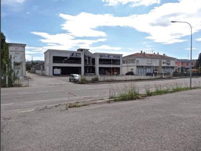 Appartamento trilocale in vendita in Via Pantanelli, Area Produttiva, Montelabbate