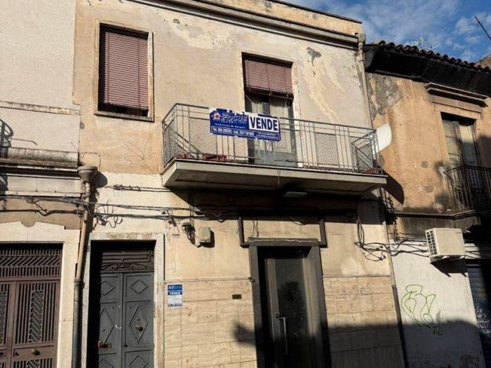 Appartamento trilocale in vendita in Via Strano, Paternò