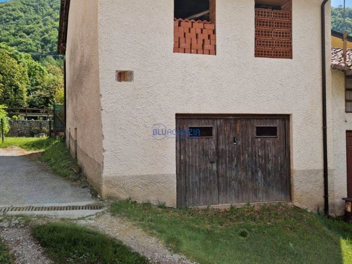Casa con 5 locali in vendita in VIA SELLA, Posina
