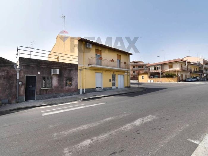 Casa con 5 locali in vendita in Via Giovanni Verga, San Cosmo Corso Italia Piazza Dante, Acireale
