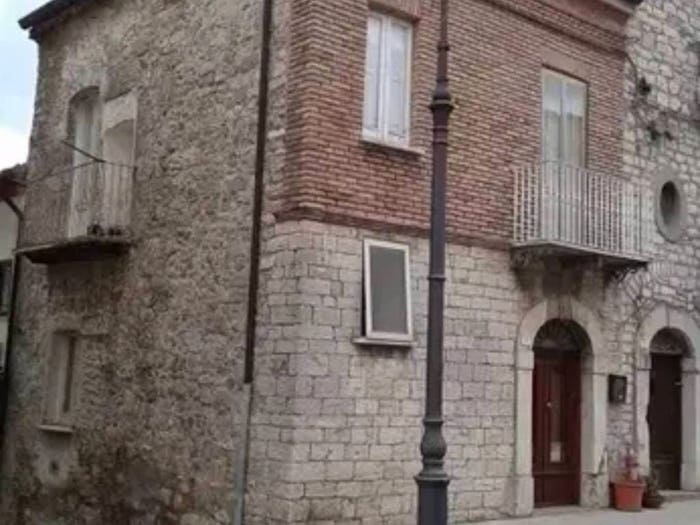 Casa quadrilocale in vendita in Corso Umberto I, Montagano