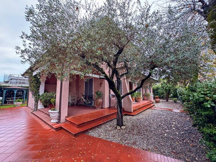 Casa con 5 locali in vendita in Via Amilcare Ponchielli, Centro, Forte dei Marmi