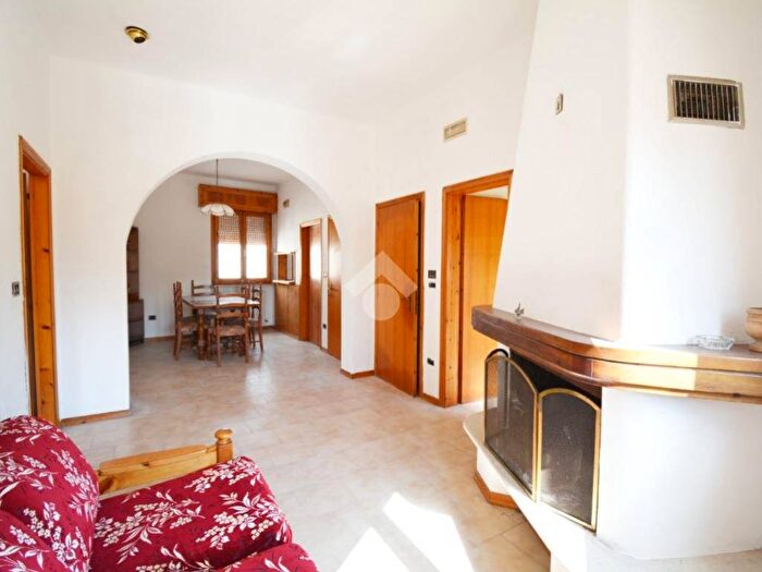 Appartamento con 6 locali in vendita in Centro, Gradara