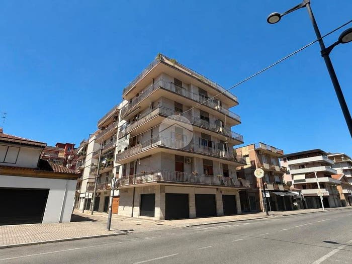 Appartamento trilocale in vendita in Viale D'Avalos, Stadio Lungomare Colombo, Pescara