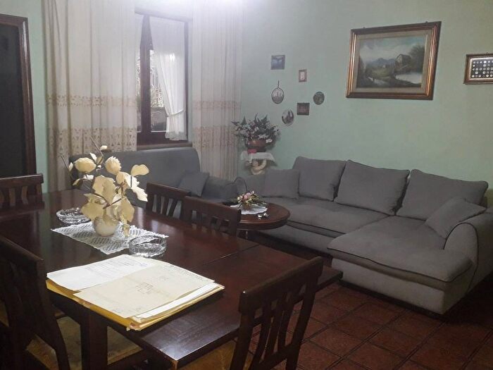 Appartamento quadrilocale in vendita in Via Roma, Centro, Tuoro sul Trasimeno