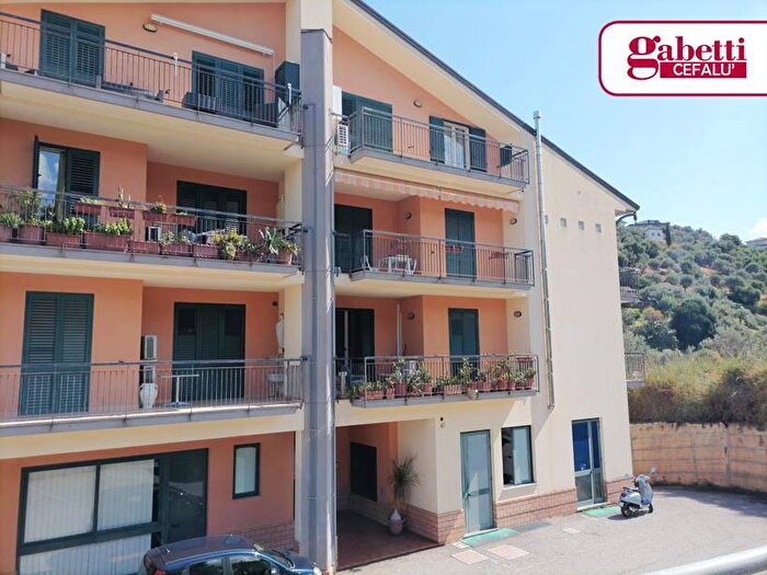 Appartamento con 5 locali in vendita in Via Circonvallazione Monaci, Sant'Agata di Militello