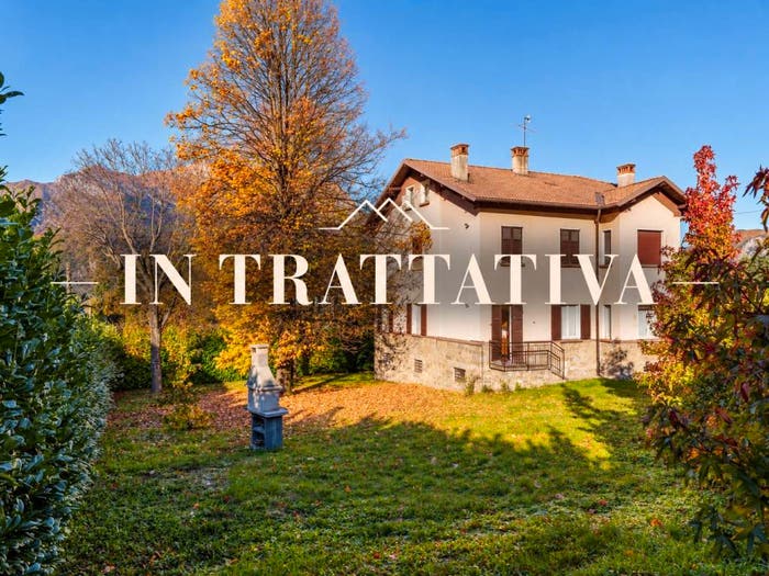 Casa con 6 locali in vendita in Via Enrico Fermi, Centro, Cremeno
