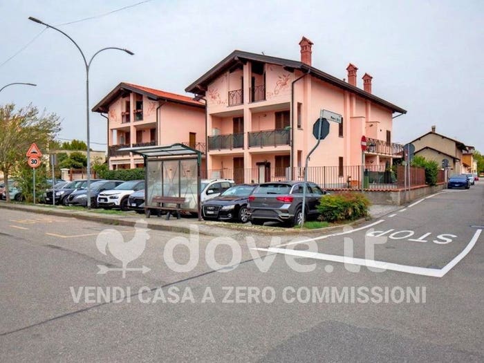 Appartamento trilocale in vendita in Via Stefano Jacini, Casone, Marcallo con Casone