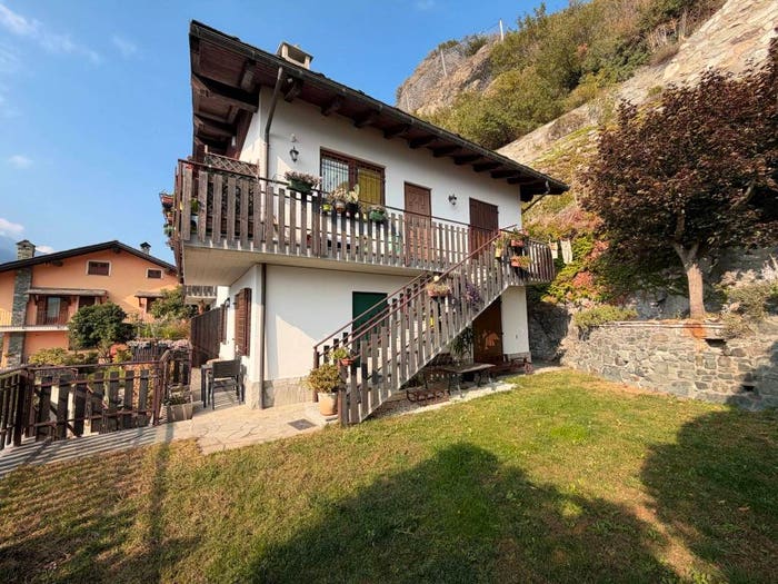 Appartamento bilocale in vendita in Frazione Merlin, Centro, Chatillon