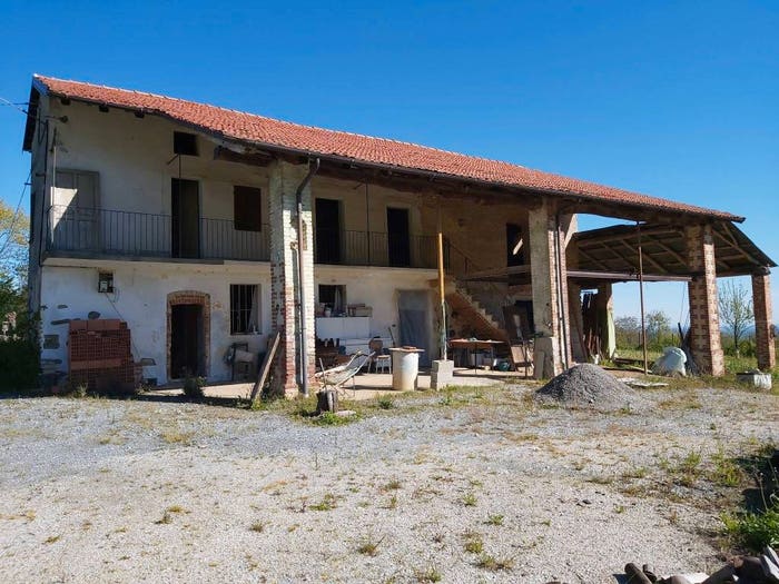 Casa con 6 locali in vendita in Strada Bassetta, Peveragno