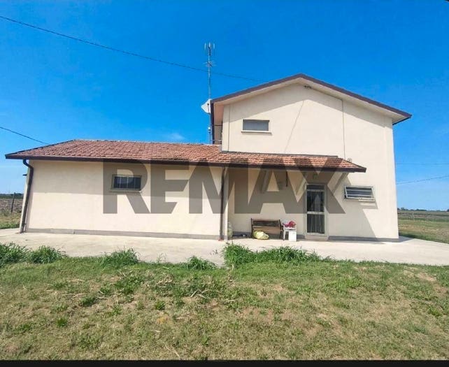 Casa con 5 locali in vendita in str ente delta padano, Tresignana