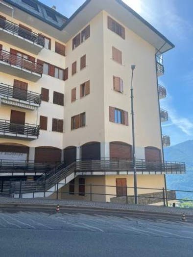 Appartamento con 5 locali in vendita in Via Roma, Centro, Teglio