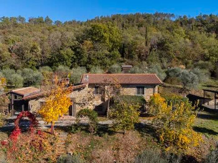 Casa con 6 locali in vendita in Montecchio, Montecchio, Castiglion Fiorentino