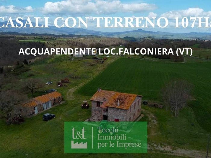Casa con 6 locali in vendita in Strada della Falconeria, Acquapendente