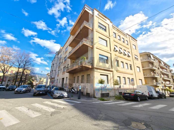 Appartamento con 6 locali in vendita in VIA BRENTA, Centro, Cosenza