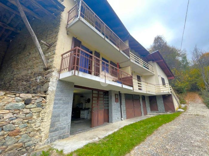 Casa con 6 locali in vendita in SELVAGGIO Borgata prialli, Centro, Giaveno