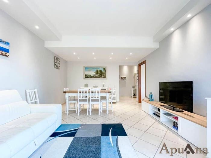 Appartamento trilocale in vendita in Via Magliano, Marina di Massa Centro, Massa