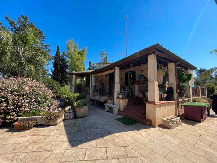 Casa con 6 locali in vendita in via SP, Scorrano