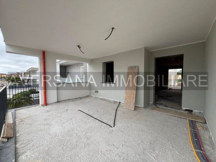 Casa quadrilocale in vendita in Via della Repubblica, Parete