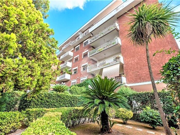 Casa con 6 locali in vendita in Cecchignola Giuliano Dalmata, Roma