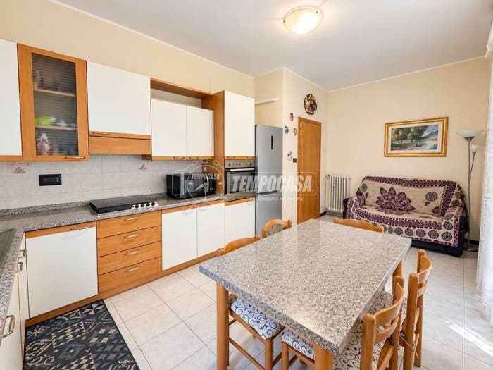 Appartamento quadrilocale in vendita in Via Giovanni Francesco Barbieri, Bolognina, Bologna