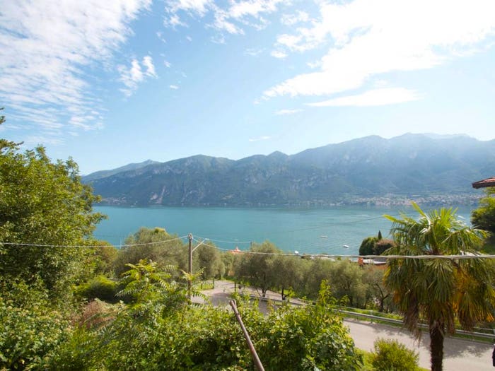 Casa con 6 locali in vendita in Via Armando Diaz, Limonta, Oliveto Lario
