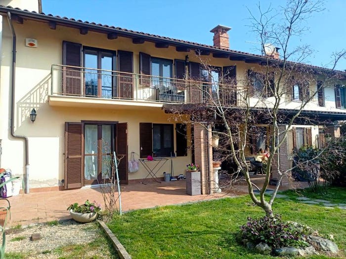 Casa con 6 locali in vendita in Frazione Bricco Visconti Sud, Valfenera