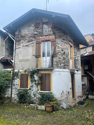 Casa bilocale in vendita in Via Repubblica, Centro, Cambiasca