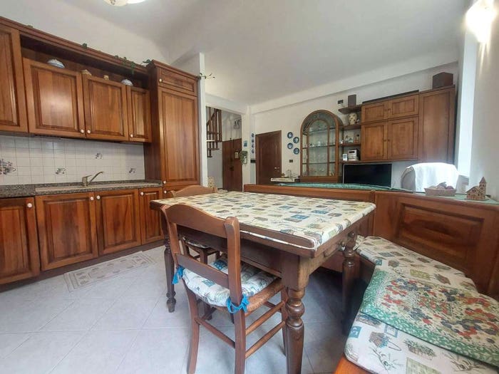 Appartamento bilocale in vendita in via Ovada, Voltri, Genova