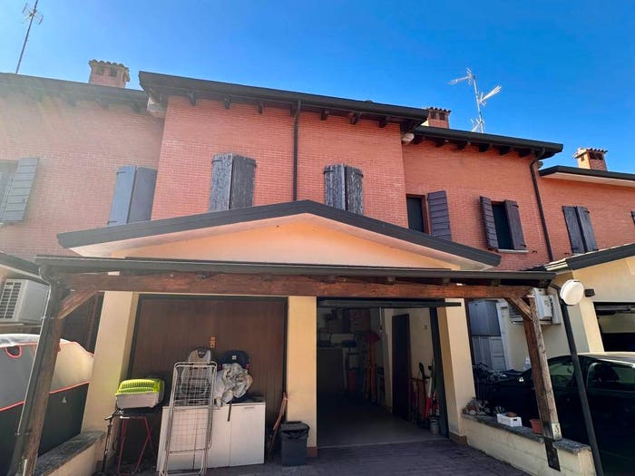 Casa con 5 locali in vendita in Via Vittime delle Foibe, Crevalcore