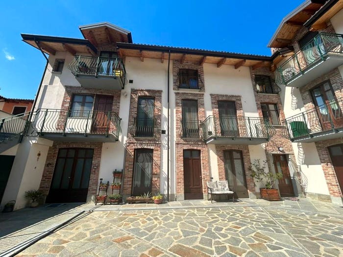 Appartamento bilocale in vendita in Piazza del Priore, Vaie