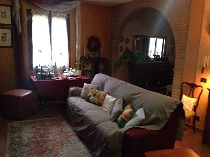 Casa con 6 locali in vendita in Due Madonne, Soliera