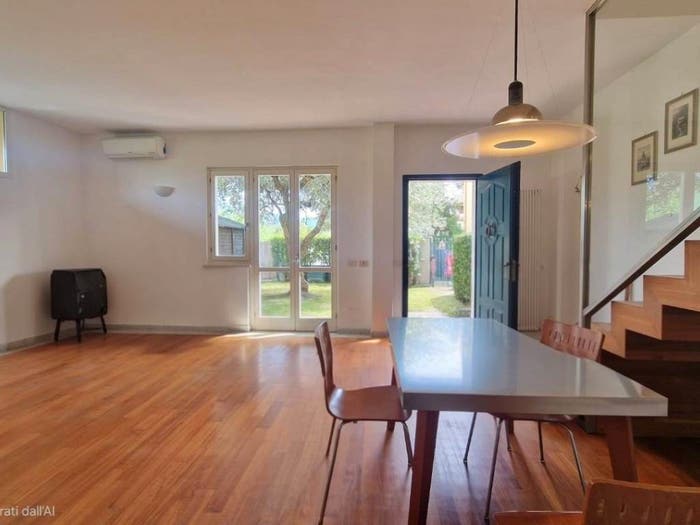 Casa con 6 locali in vendita in Marina di Carrara, Carrara