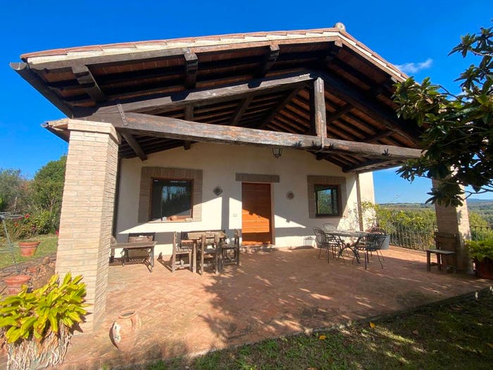 Casa quadrilocale in vendita in Strada Provinciale PitiglianoFarnese, Pitigliano