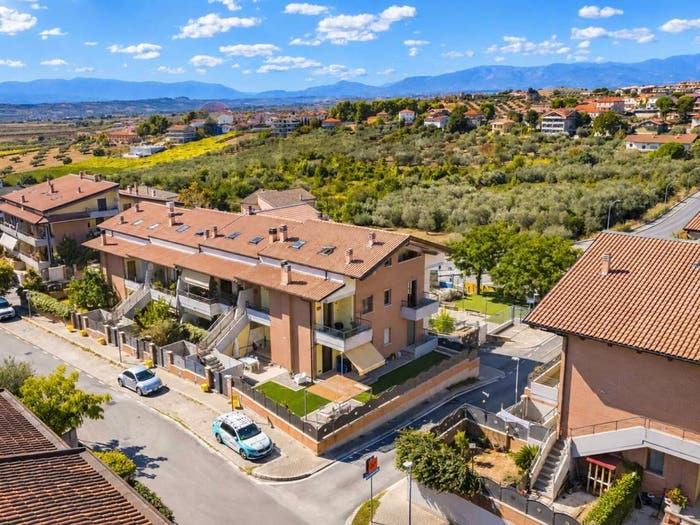 Casa con 6 locali in vendita in Via Giuseppe Di Vittorio, Casette, Città Sant'Angelo