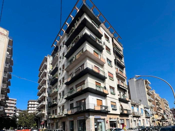 Appartamento con 5 locali in vendita in Via Cap Francesco Giuseppe Martinez, San Cosmo Corso Italia Piazza Dante, Acireale