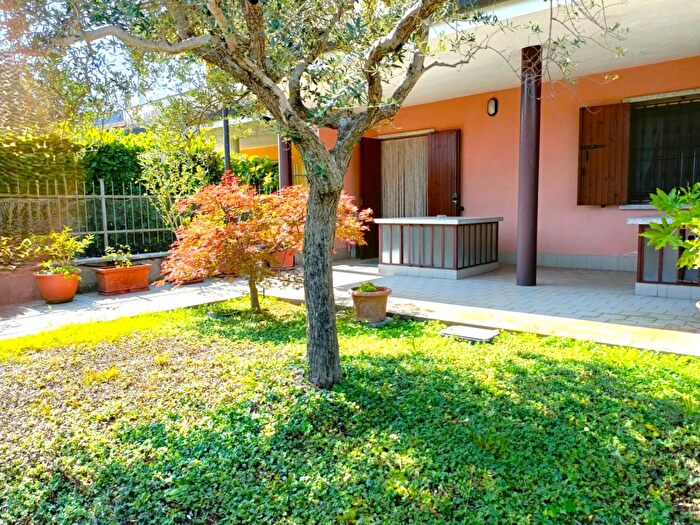 Appartamento trilocale in vendita in Via Torbiera, Peschiera Del Garda
