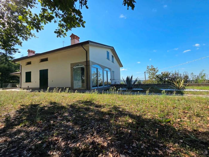 Casa con 6 locali in vendita in Via Ugo Cappelli, Tre Monti, Imola