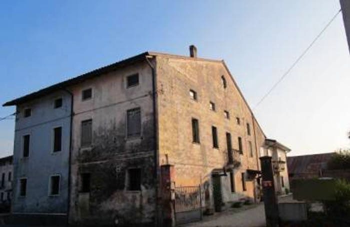 Casa con 6 locali in vendita in Via Pozzo, Villaraspa, Colceresa
