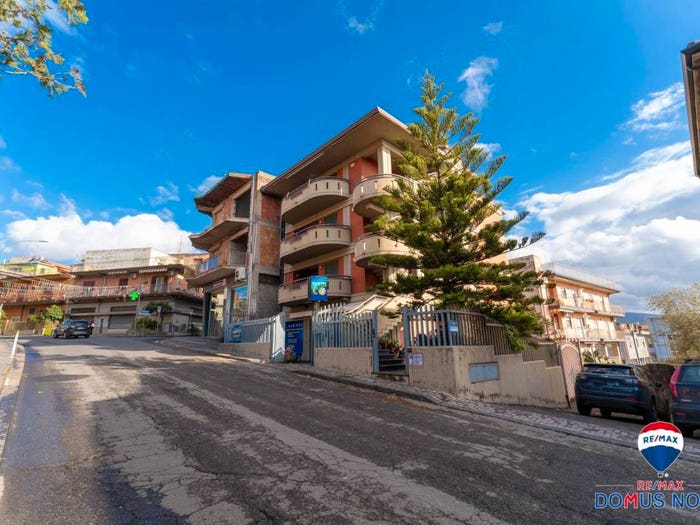 Appartamento quadrilocale in vendita in Via Cappuccini, Adrano