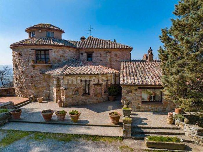 Casa con 5 locali in vendita in Monteleone d'Orvieto