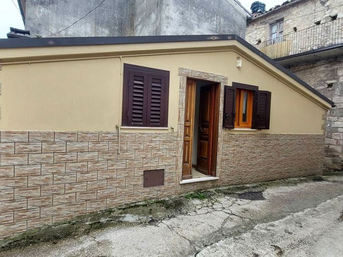 Casa trilocale in vendita in Frazione Fano a Corno, Fano A Corno, Isola del Gran Sasso d'Italia