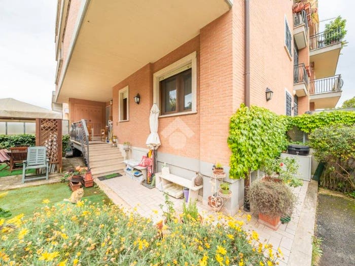 Appartamento trilocale in vendita in Via Vittorio Marimpietri, La Giustiniana, Roma