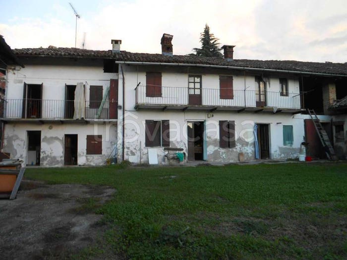Casa con 6 locali in vendita in Castelnuovo Don Bosco