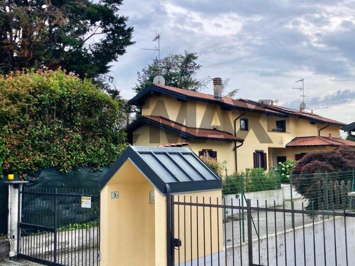 Casa trilocale in vendita in VIA MONTEROSA, Crenna Bettolino, Gallarate
